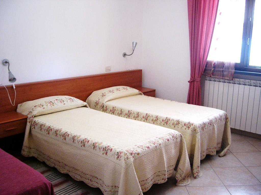Nonna Alda Bed and Breakfast Viareggio Rum bild